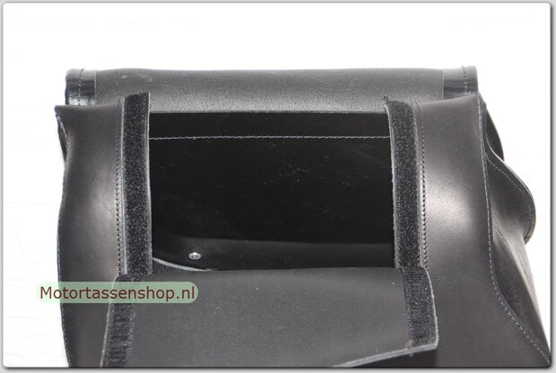 Harley Davidson Softail met motortas Classic 27, zwart, 2X27L, G5501s