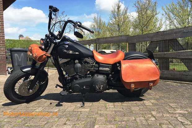 Harley Davidson Dyna met Bigbag, cognac, 40L, P7900