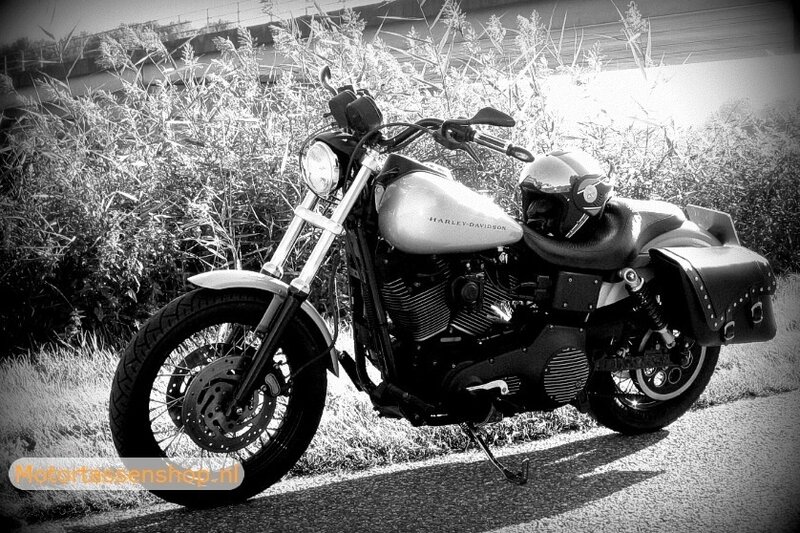 Harley Davidson Dyna met motortas, zwart, 2x22L, E4095(2)