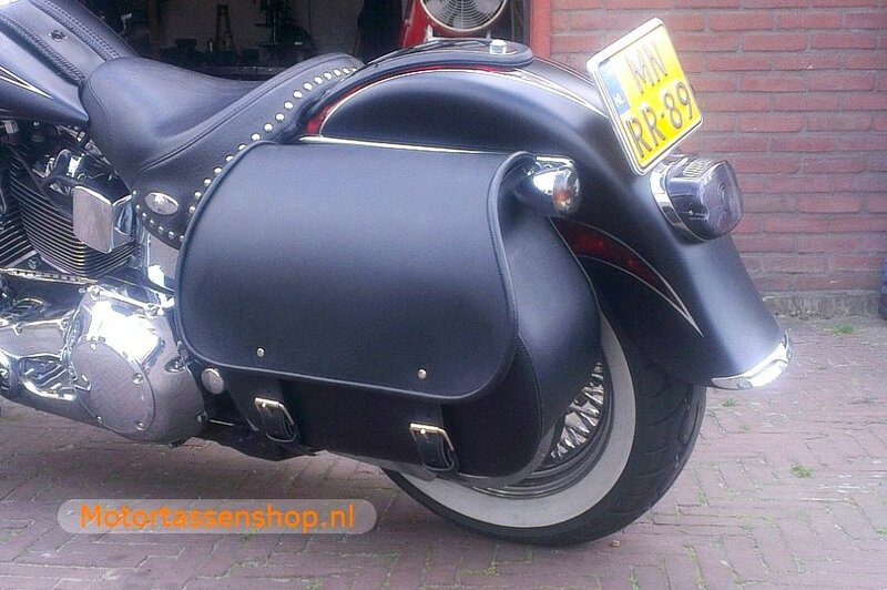 Harley Davidson Softail met Bigbag, zwart nerfleder, 40L, P6900