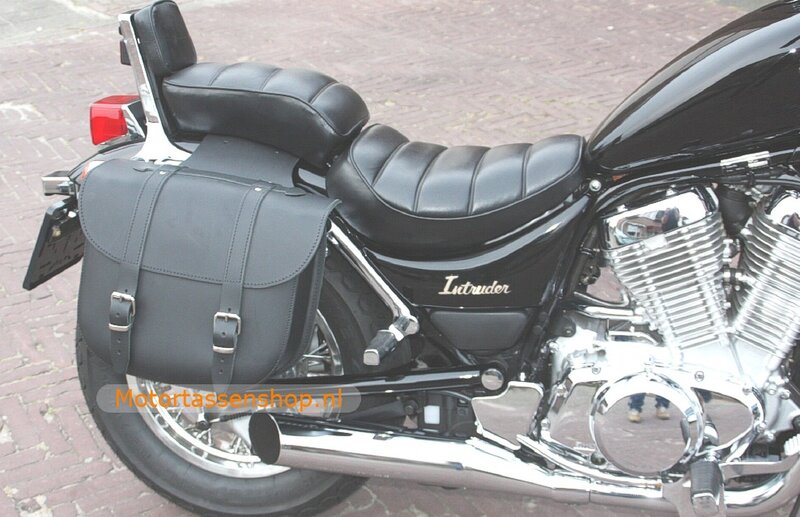 Suzuki Intruder met motortas, zwart, 2x17 L, D1000s