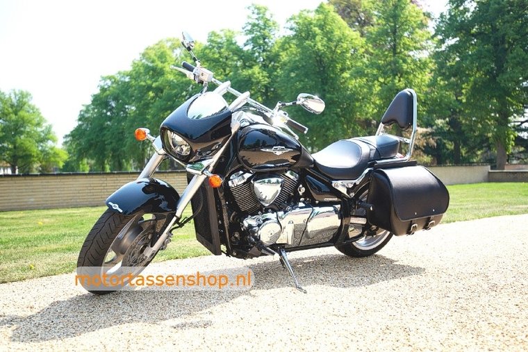 Suzuki Intruder 1500 met motortas, zwart nerfleder, 1x40L, J5901