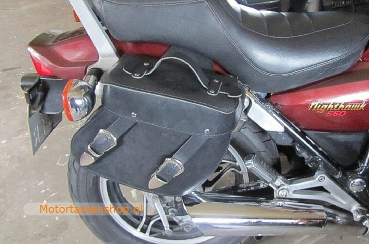 Honda Shadow met motortas, zwart nerfleder, 2x11L, A5050zn