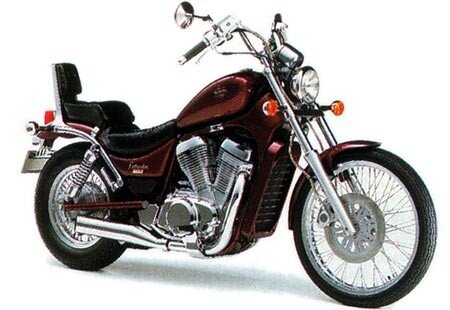 Suzuki-Intruder-VS